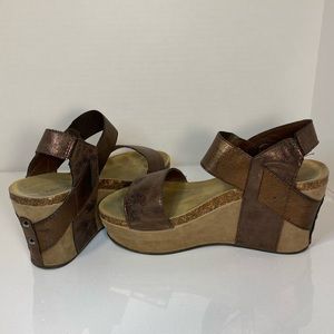 Beautiful brown and tan wedge sandals by Pierre Dumas! Great look and versatile!